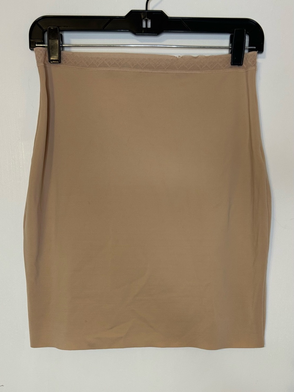 Vassarette Nude/Beige Seamless Fitted Shaping Slip